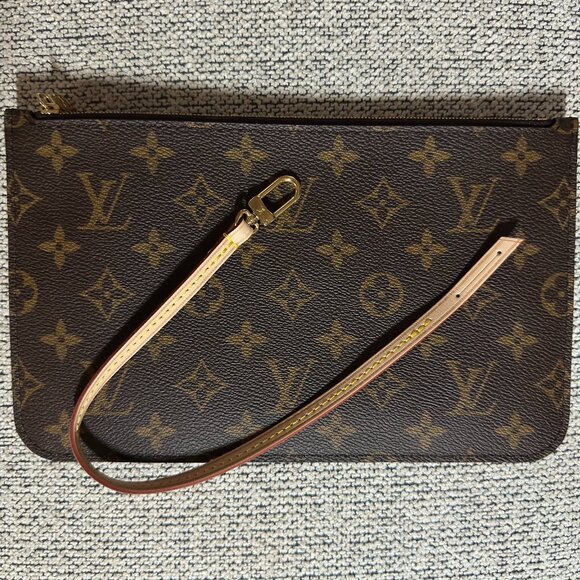 Louis Vuitton Monogram Pouch Wristlet Beige Inside Brand New! - Picture 1 of 8